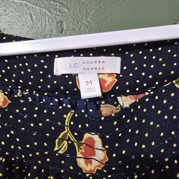 LC Lauren Conrad Medium Floral Navy Blouse - Picture 3 of 4